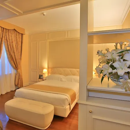 Отель Rua Frati 48 In San Francesco 5*
