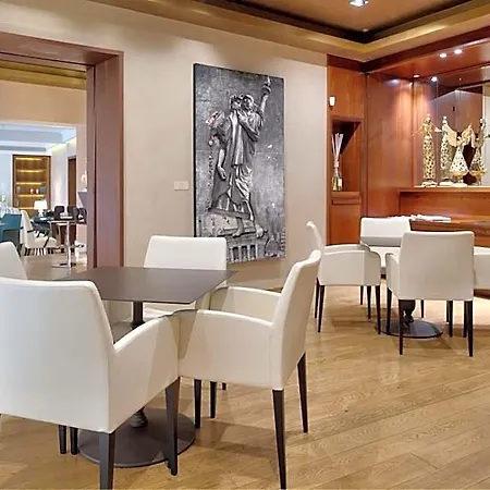 מלון Rua Frati 48 In San Francesco 5*