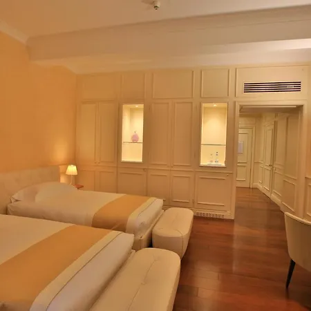 Rua Frati 48 In San Francesco Szálloda Modena