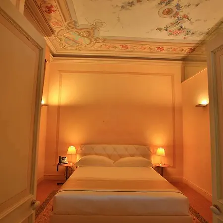 Rua Frati 48 In San Francesco Otel