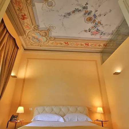 Rua Frati 48 In San Francesco Отель 5*